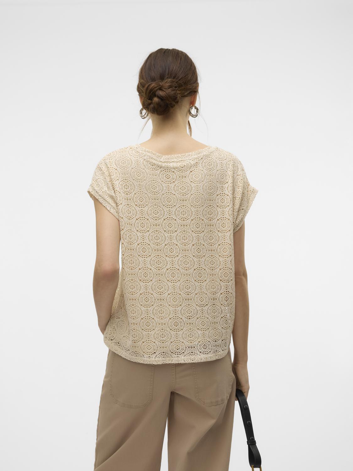 model_shot-back